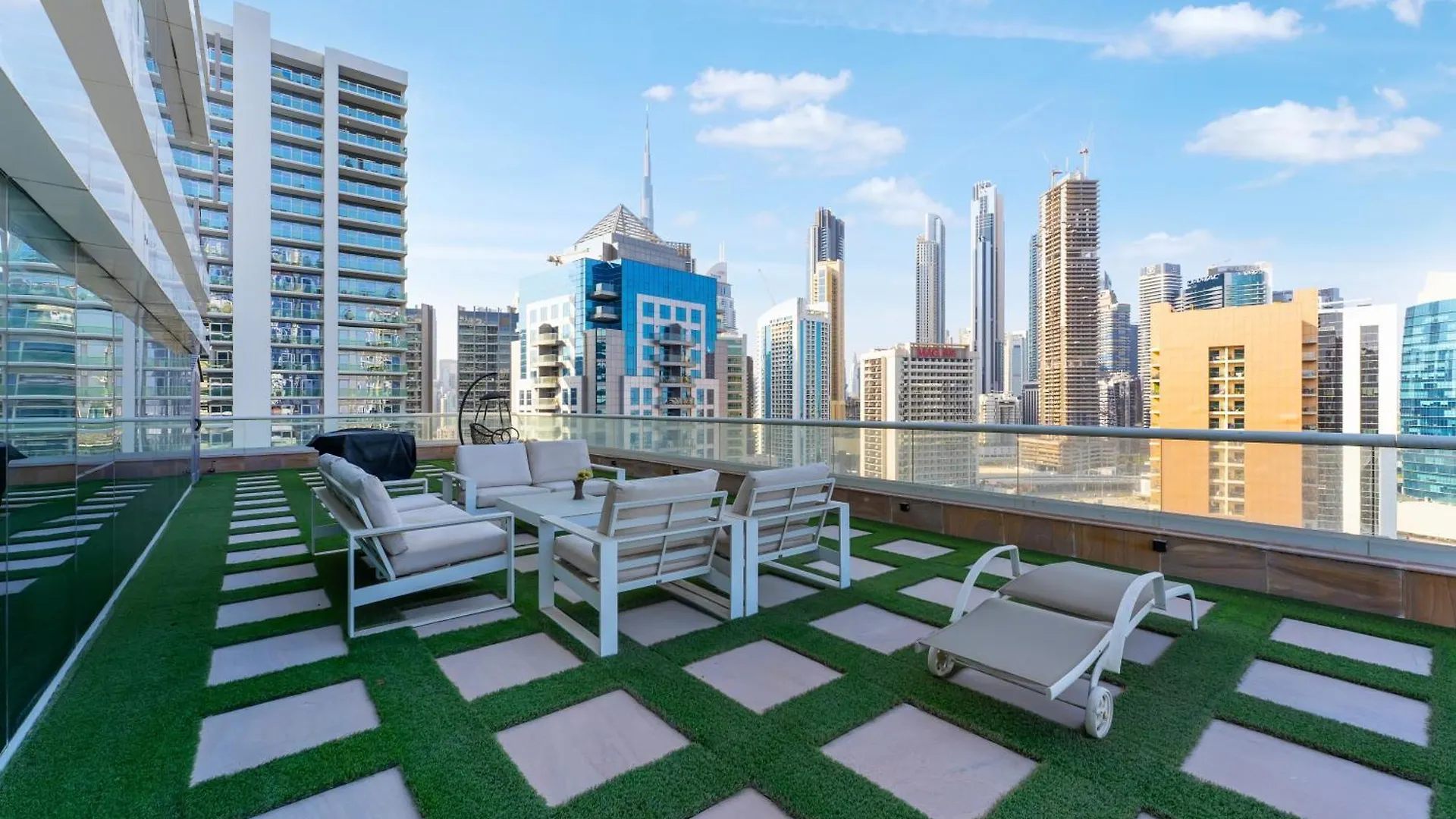 Fam Living - Waters Edge Huge Terrace With Canal Views Dubai United Arab Emirates