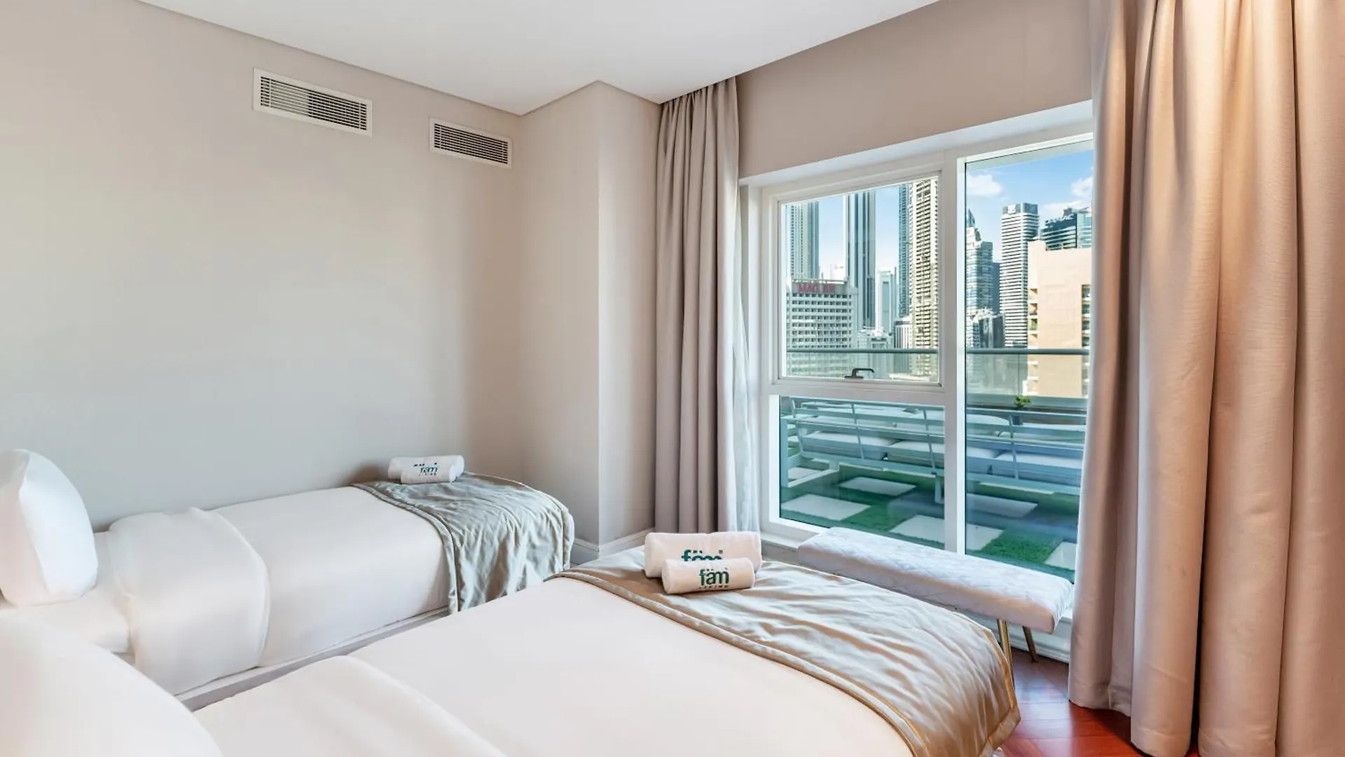 Apartment Fam Living - Waters Edge Huge Terrace With Canal Views Dubai