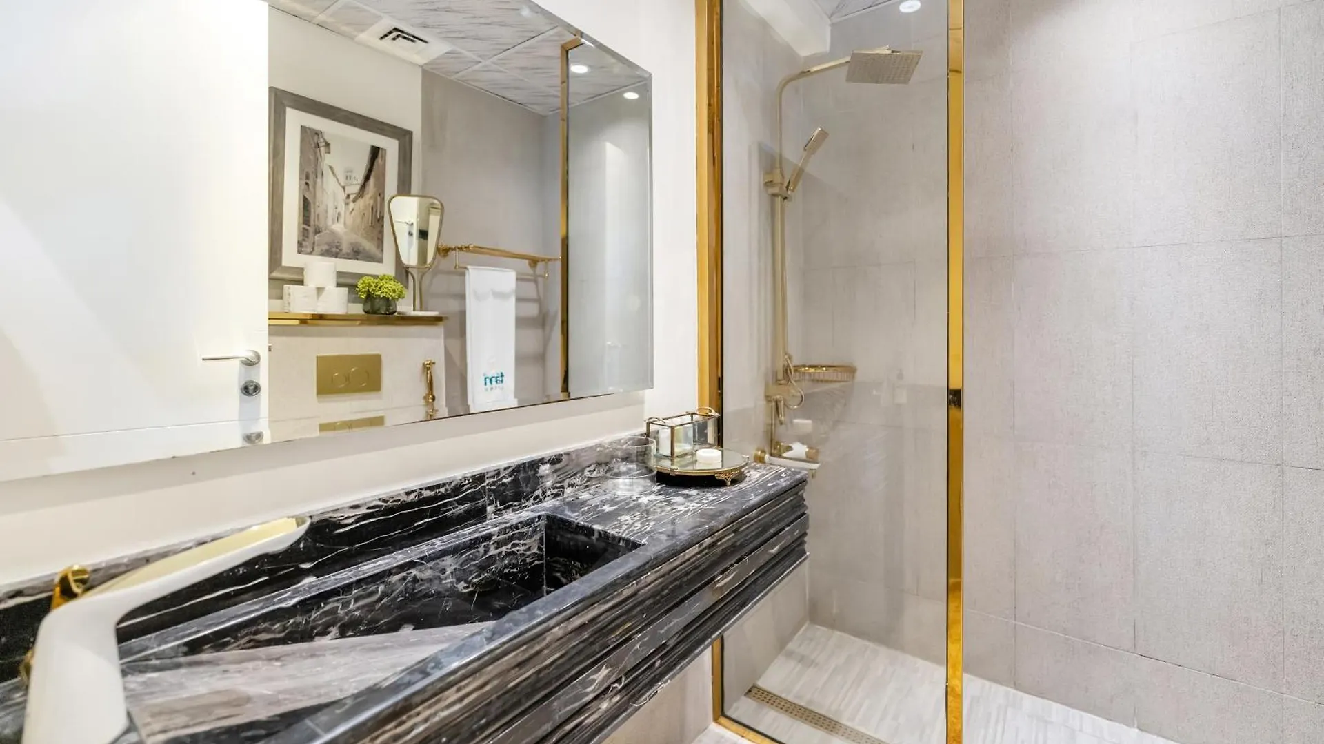 Fam Living - Waters Edge Huge Terrace With Canal Views Dubai